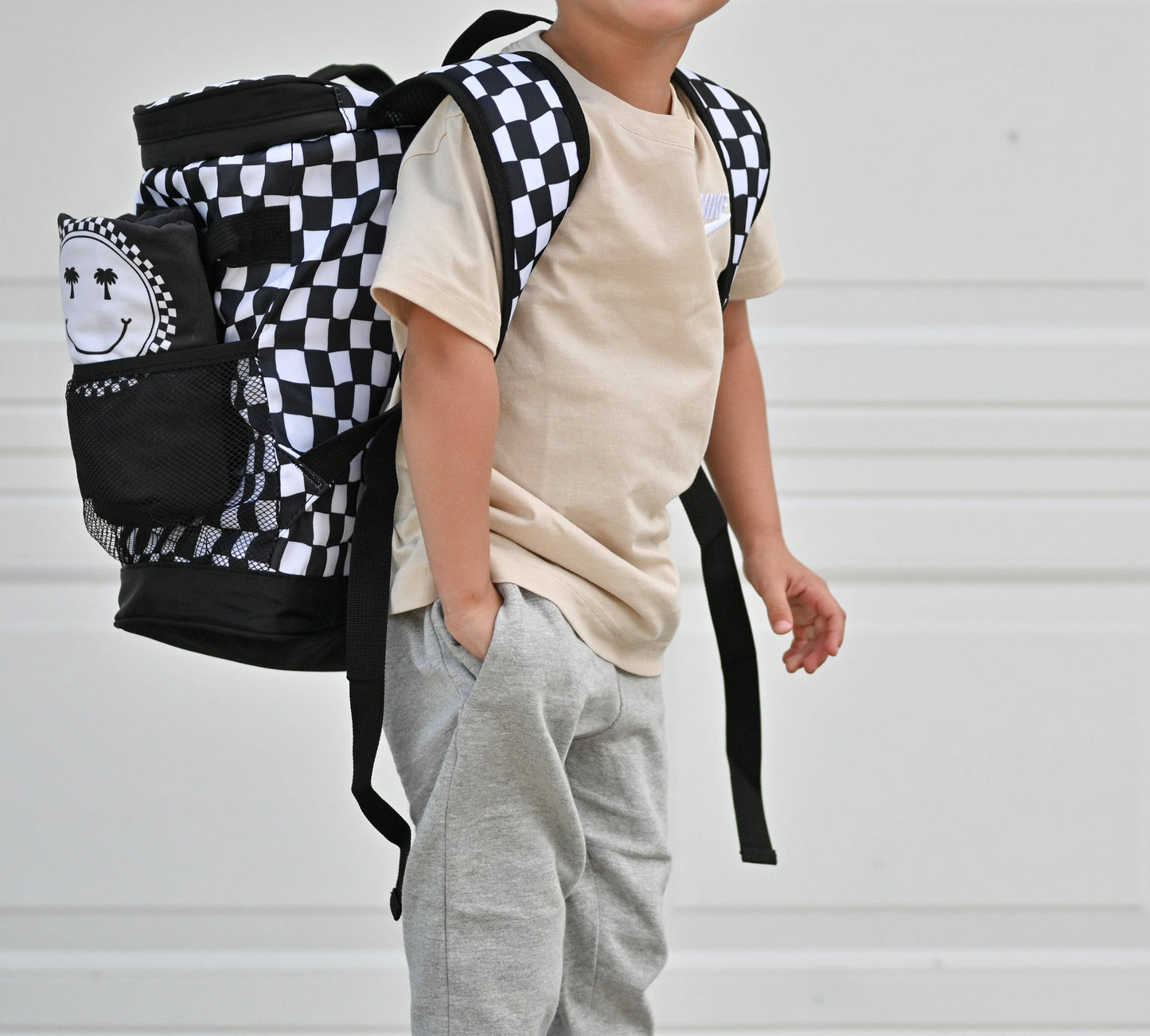 Trendy Wavy Checkered Insulated Multi-Use Backpack Bag