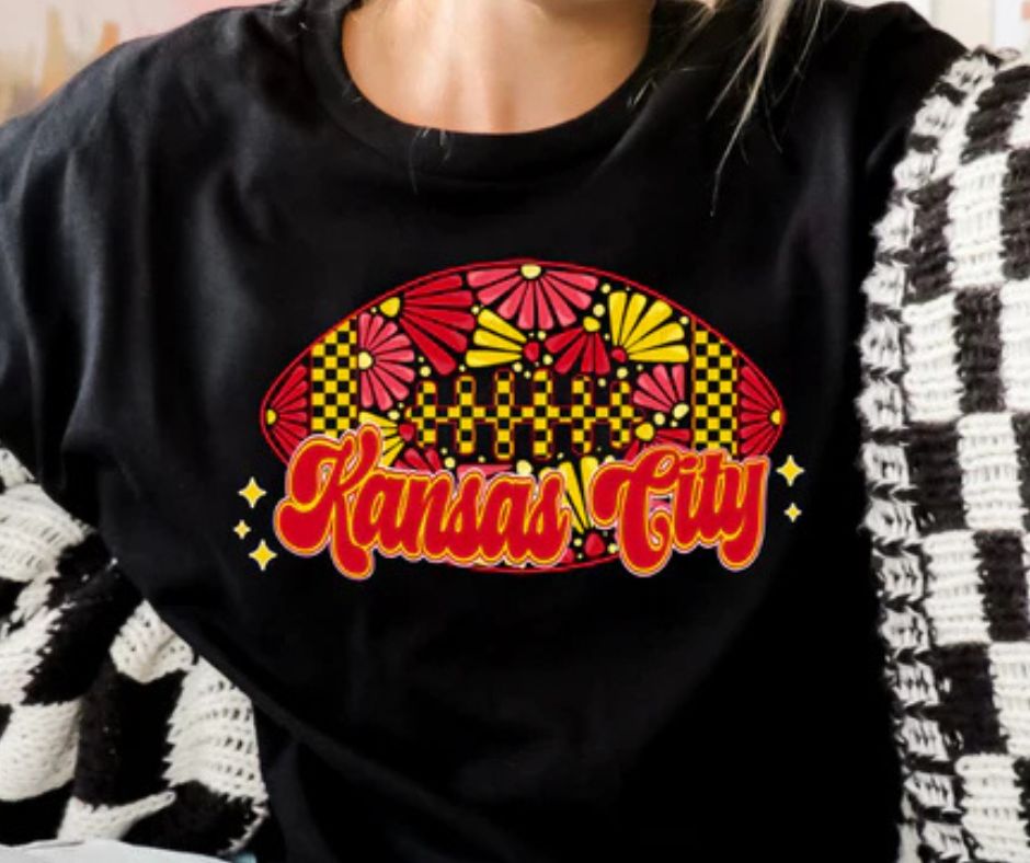 Kansas City Chiefs Football Floral Graphic T-Shirt