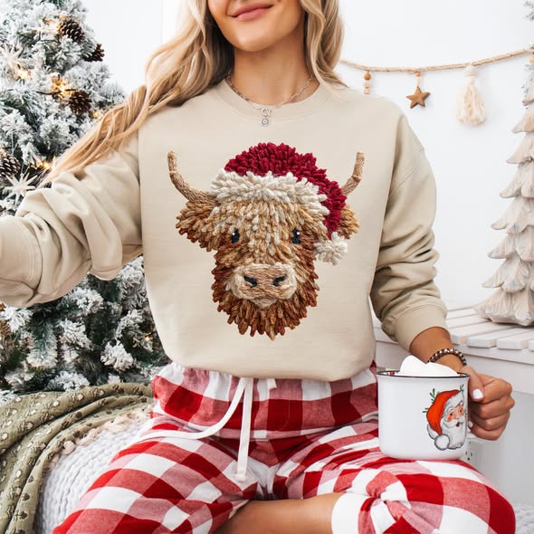 Women's Holiday Christmas Highland Cow Faux Yarn Crewneck Sweatshirt