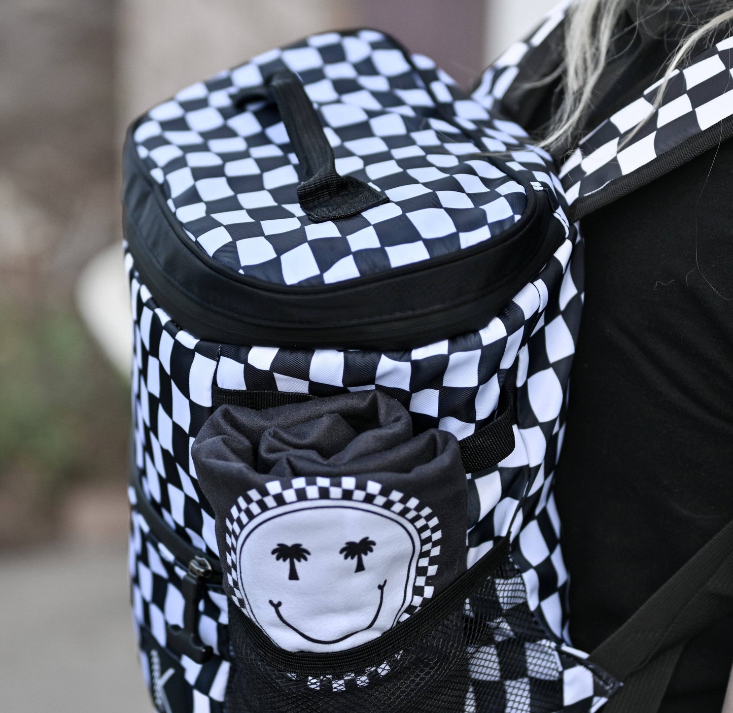 Trendy Wavy Checkered Insulated Multi-Use Backpack Bag