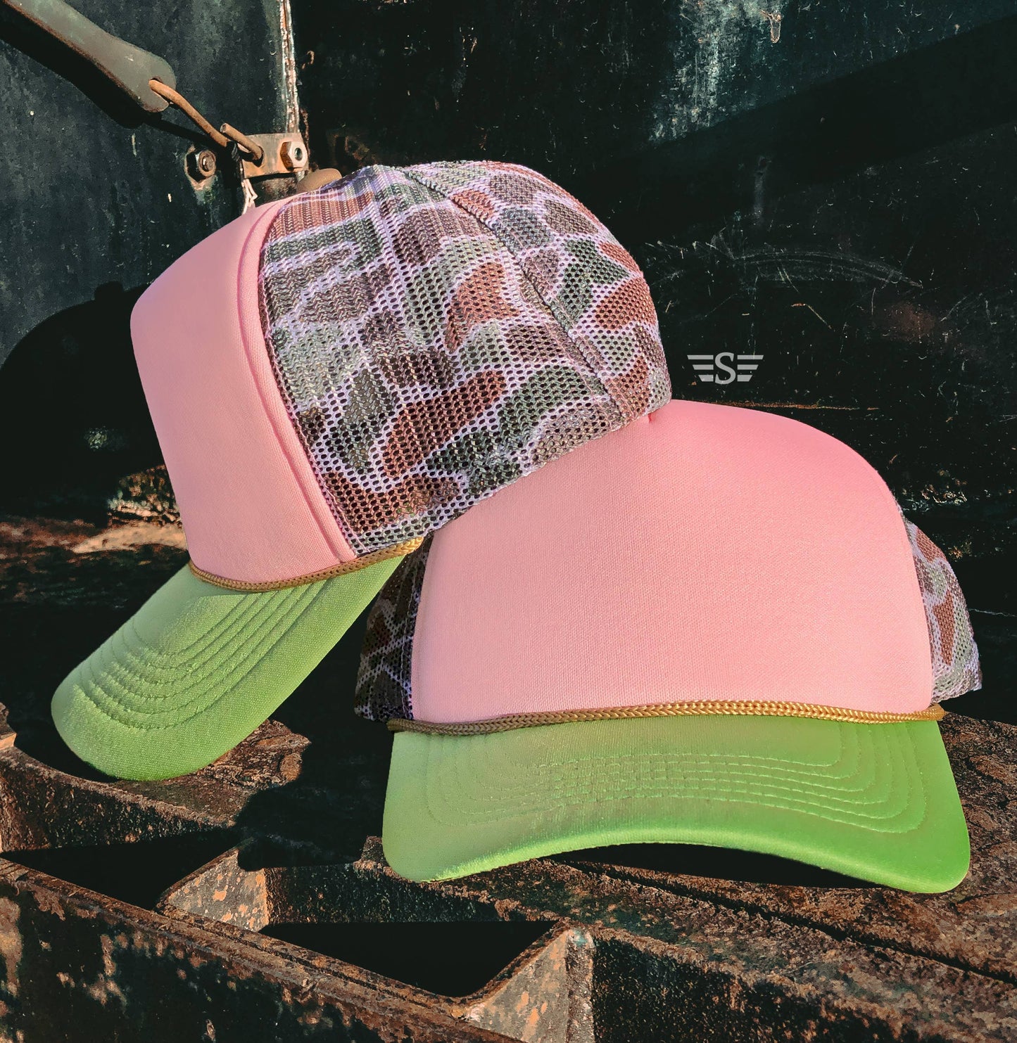 Trending Duck Camo Mesh Back Trucker Hat Cap - Green-Pink