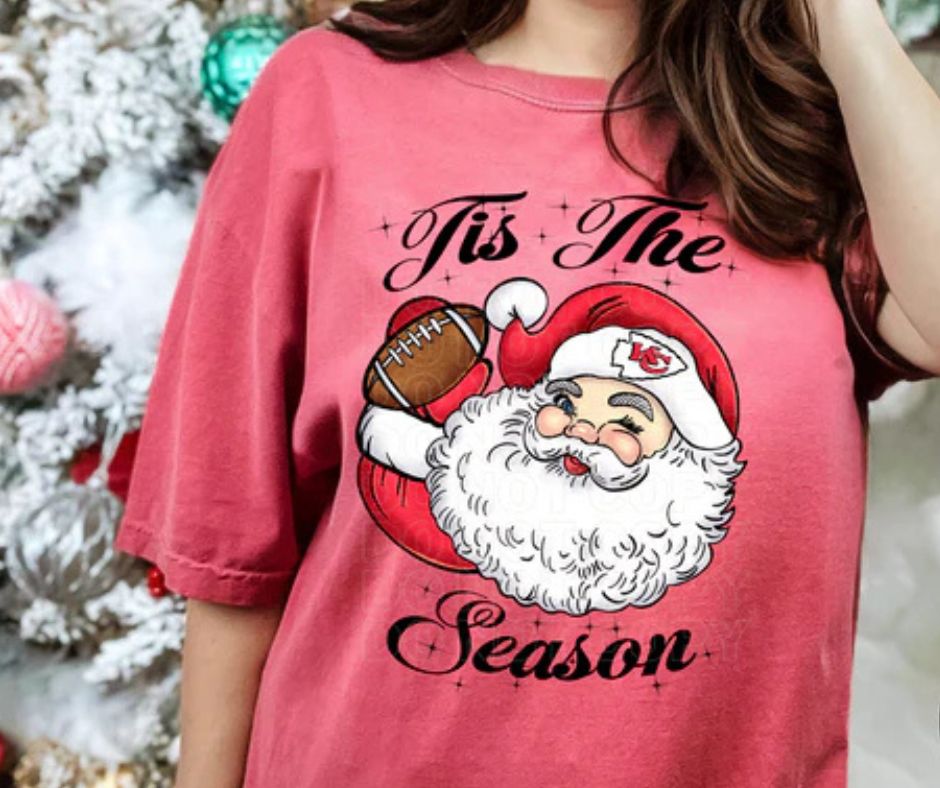 Christmas Kansas City Chiefs Football Santa Tis The Season T-Shirt & Crewneck Sweatshirt